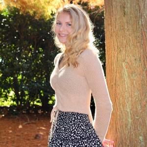 Meet your Posher, Ella